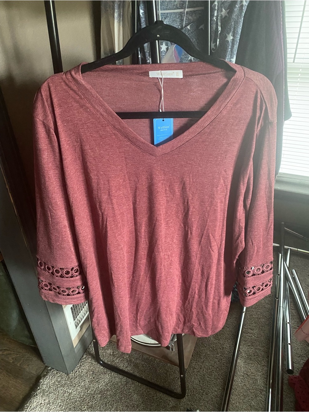 V-Neck Well Size Crochet Sleeve Top in Dusty Rose